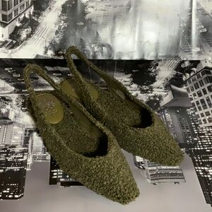 Vince Camuto RARE Slingback Flats in Olive Green Boucle/Sherpa - Sz 9